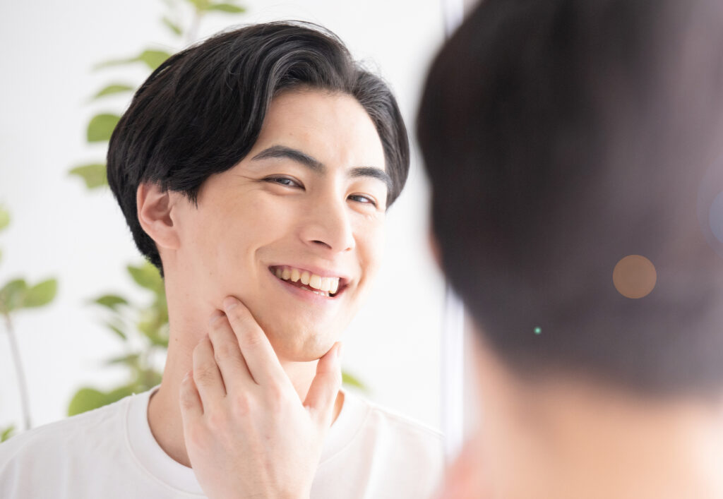 さわやかで自信と余裕のある男性の画像