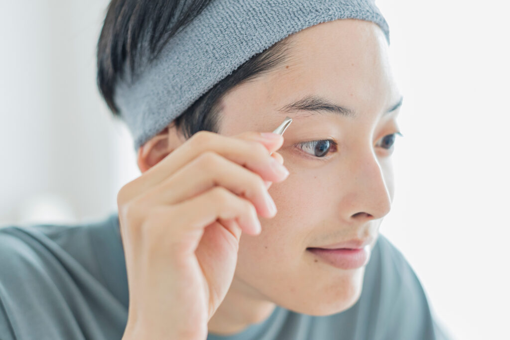 眉毛が細い男性はダサい？細眉の印象や整え方、太くする方法を徹底解説
