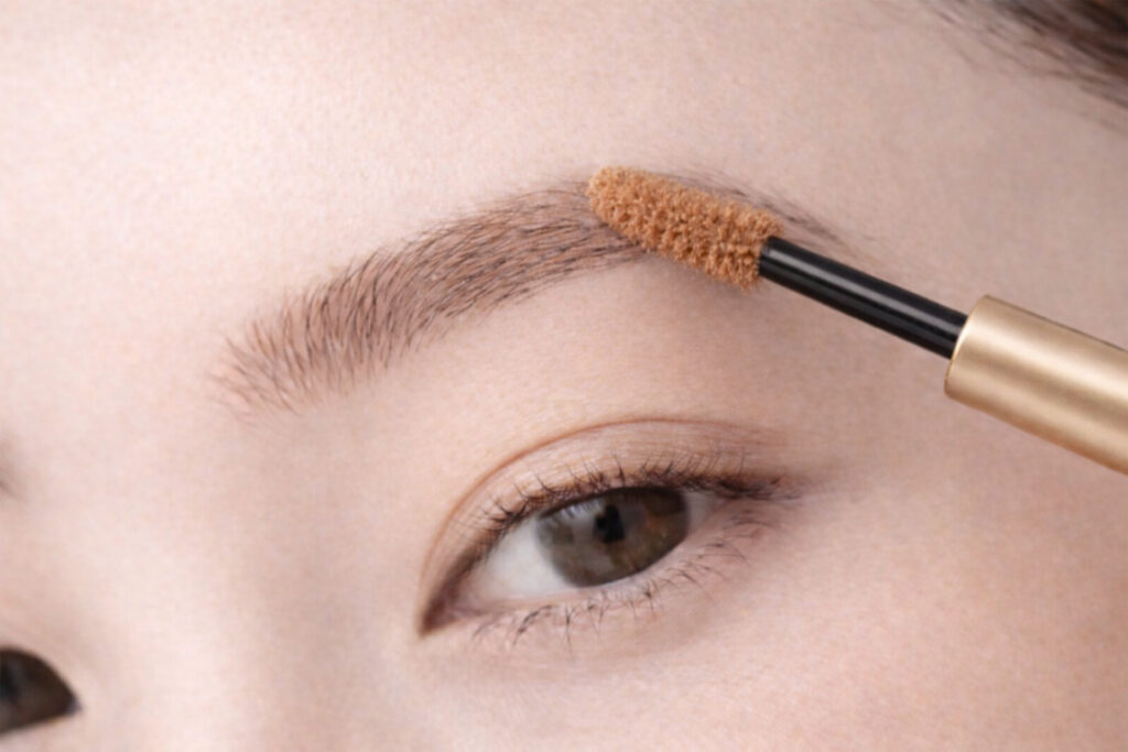 眉コンシーラーの使い方｜濃い眉を自然に薄く見せる基本と仕上げ方