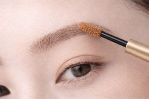 眉コンシーラーの使い方｜濃い眉を自然に薄く見せる基本と仕上げ方