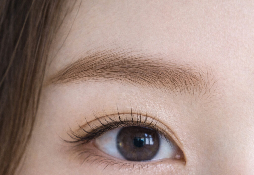 白湯メイクの眉メイクポイント